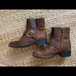 Genuine Leathers Clark’s Boots